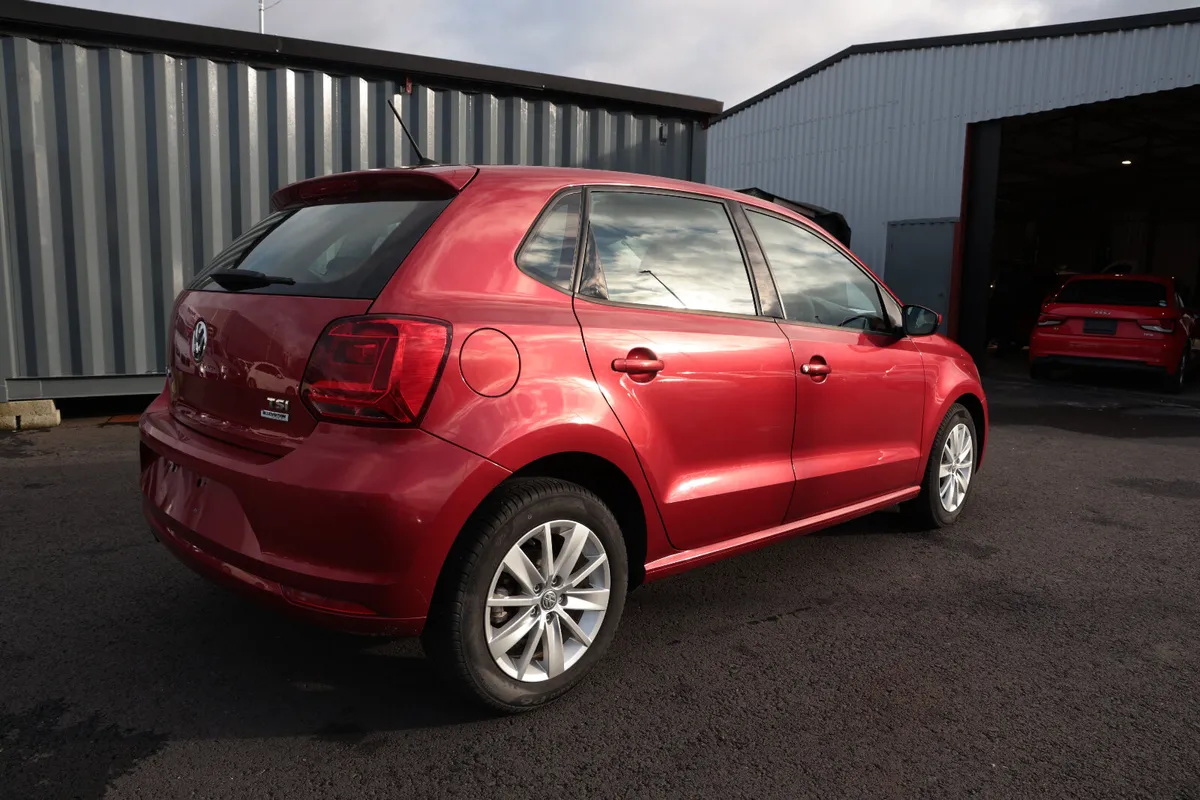 VOLKSWAGON POLO 2014 METALIC RED - Image 3