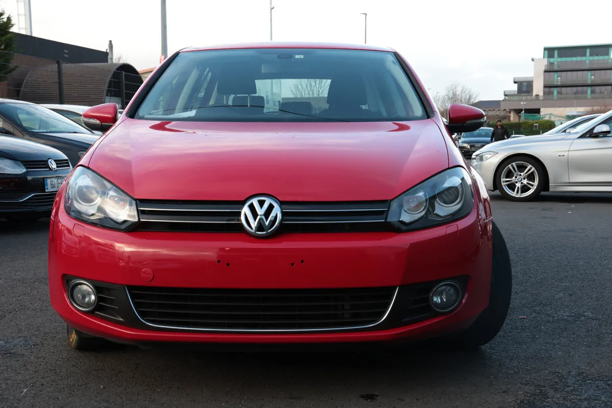 VOLKSWAGON GOLF 2012 RED - Image 1