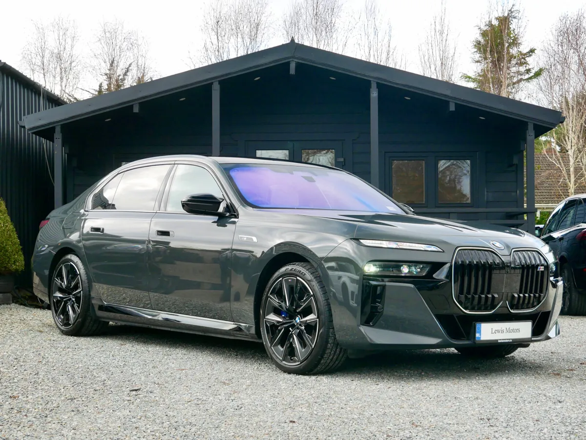 2025 BMW M760E, 571BHP, PAN ROOF - Image 1