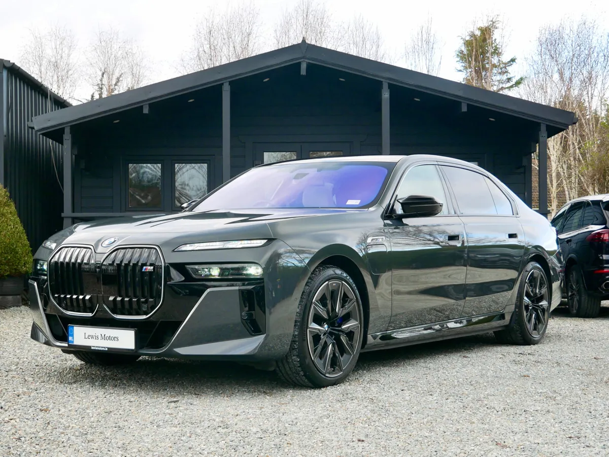 2025 BMW M760E, 571BHP, PAN ROOF - Image 3