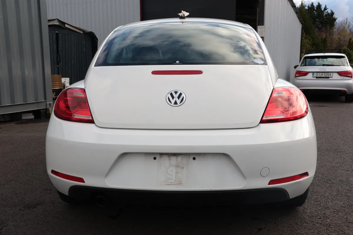 VOLKSWAGON BEETLE 2014 WHITE - Image 4