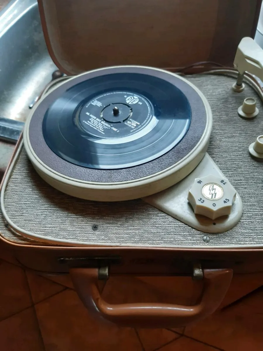 HMV portable record player - Image 2