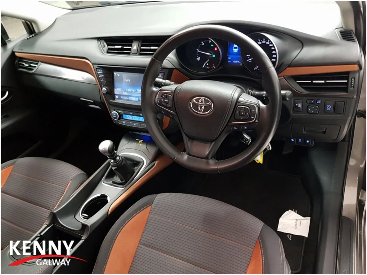 Toyota Avensis 1.6 D LUNA 4DR - Image 2