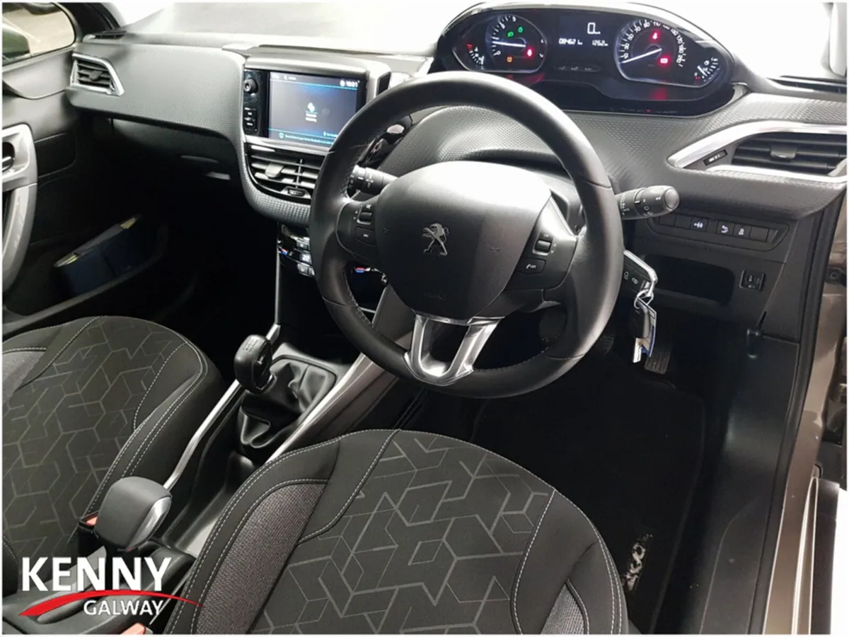 Peugeot 2008 ACTIVE 1.2 PURETECH 82 4DR - Image 2