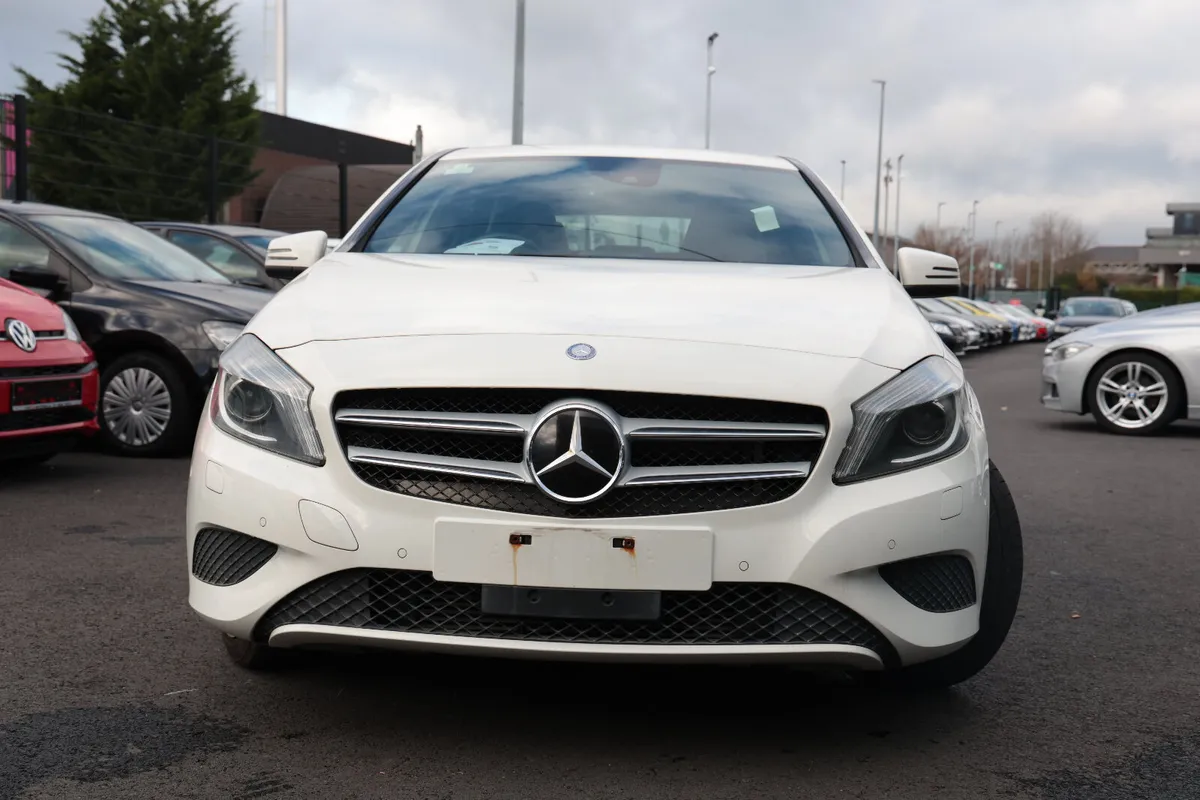 Mercedes-Benz A180 2014 WHITE - Image 1