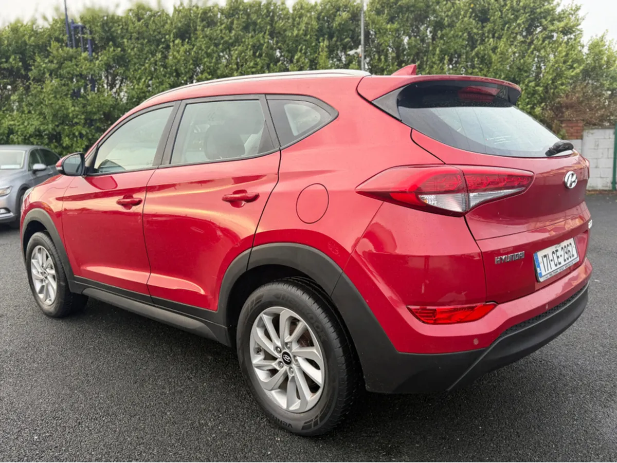 Hyundai Tucson 1.7 SE NAV BLD 116PS 5DR - Image 4