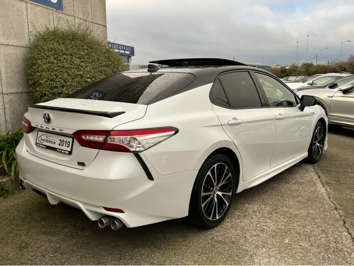 Toyota Camry WS AUTOMATIC HYBRID 2.5 PETROL //TOP - Image 4