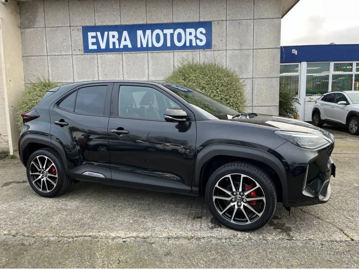 Toyota Yaris Cross GR AUTOMATIC 1.5 PETROL HYBRID - Image 3