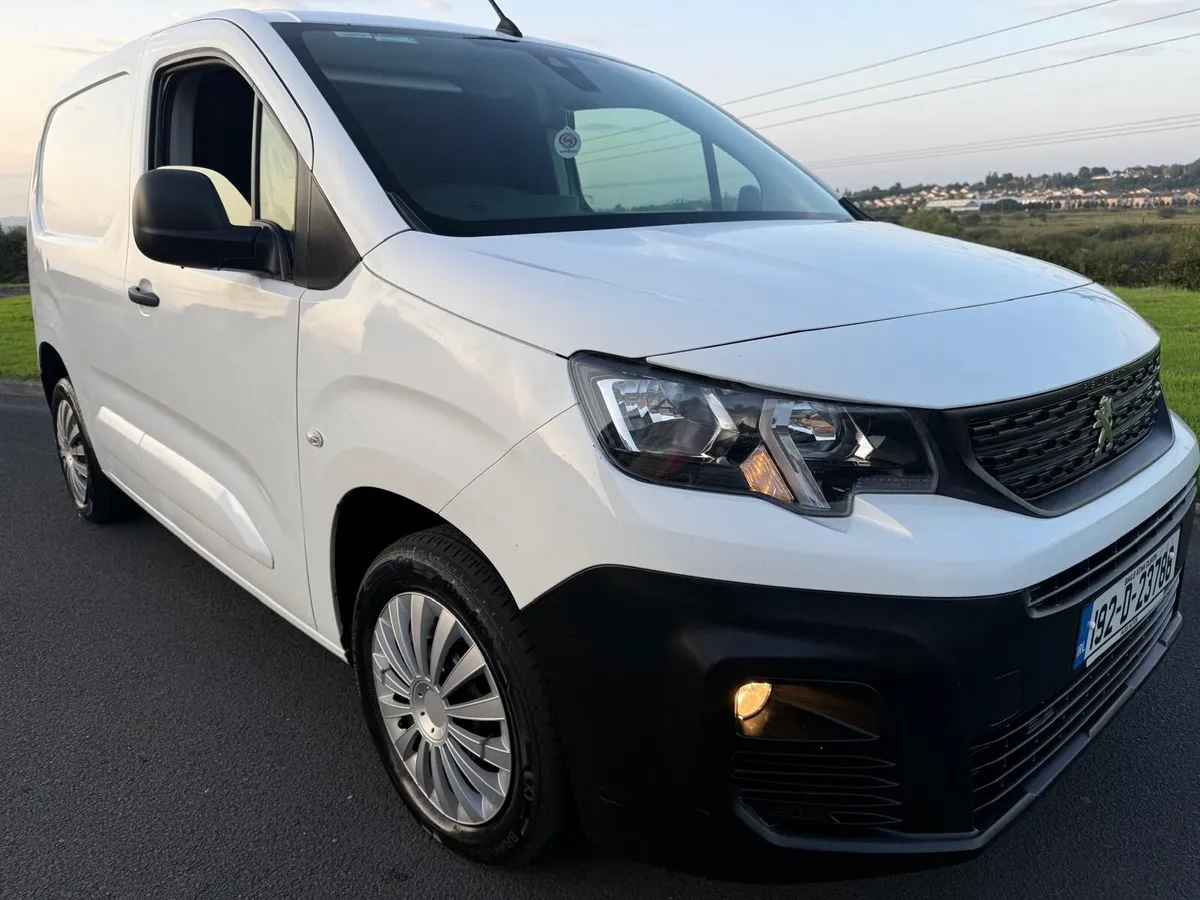 2019 Peugeot Partner NEW Cvrt Top Spec - Image 1