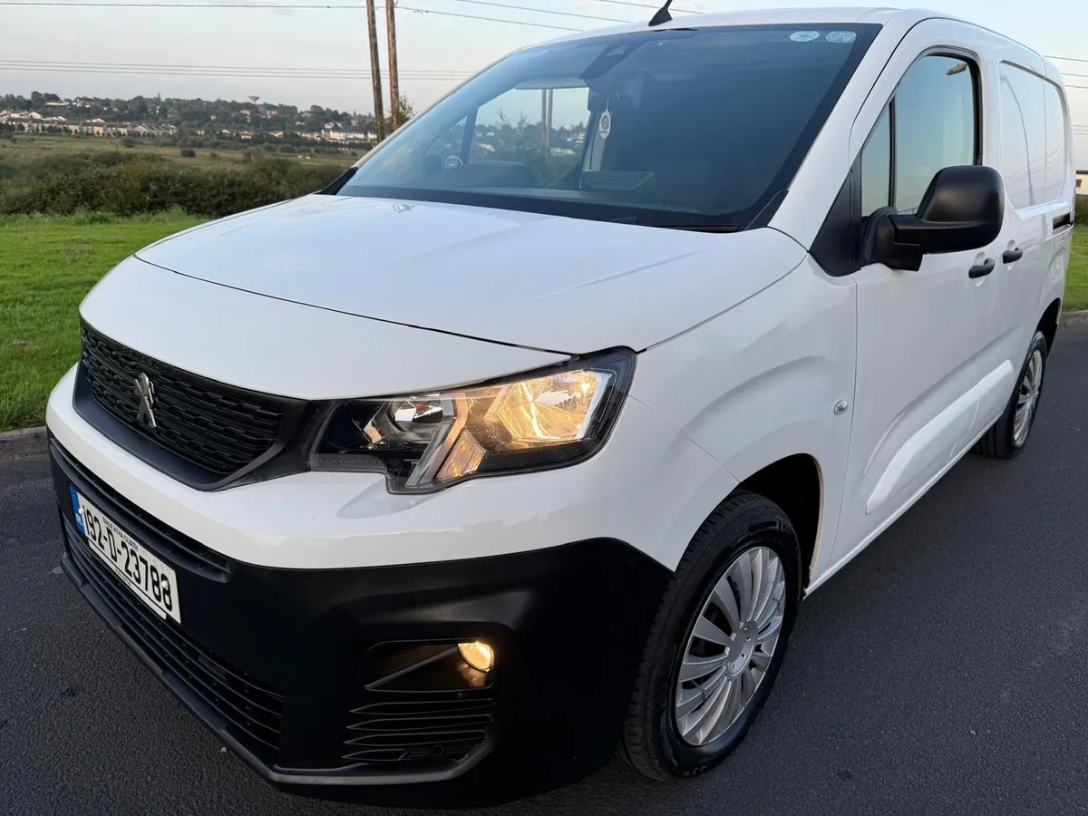 2019 Peugeot Partner NEW Cvrt Top Spec - Image 2