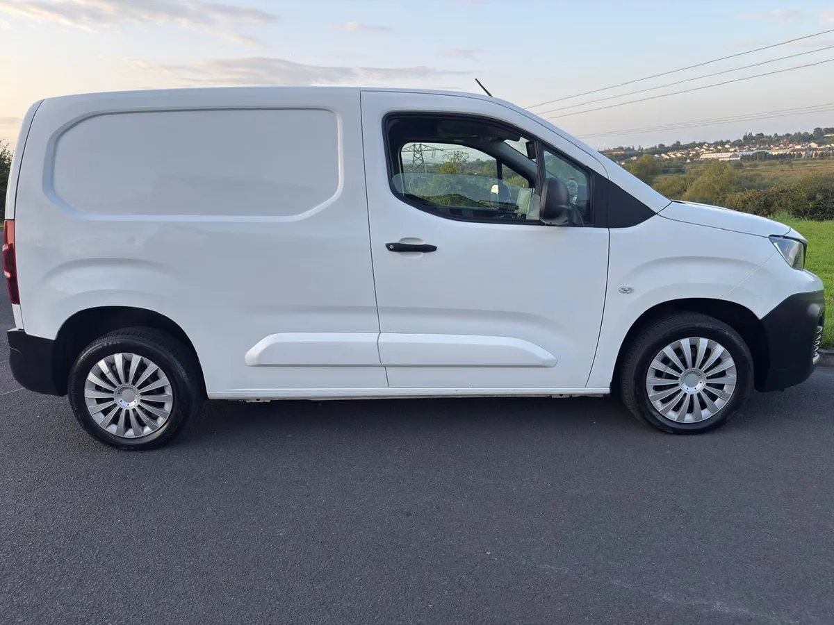 2019 Peugeot Partner NEW Cvrt Top Spec - Image 3