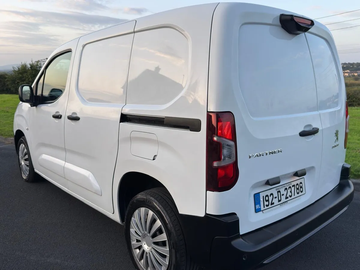 2019 Peugeot Partner NEW Cvrt Top Spec - Image 4