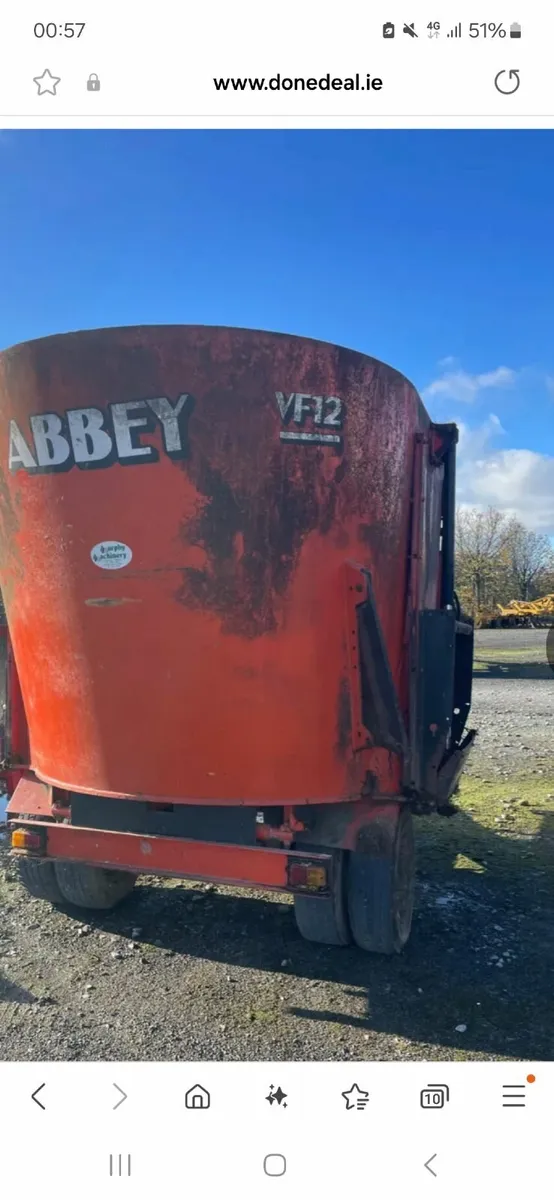 Abbey tub feeder