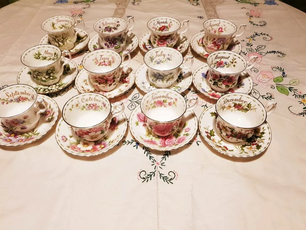 Royal Albert Flower of the month 12 - Image 1