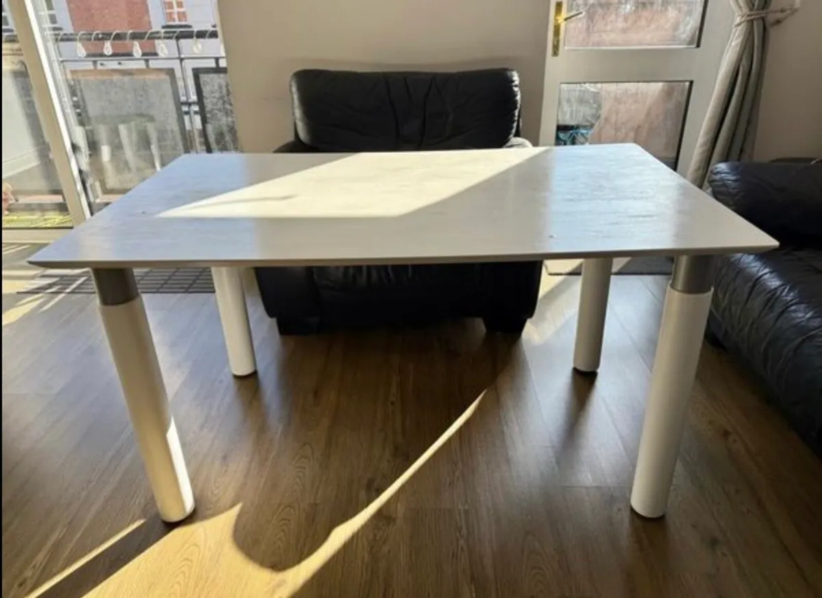 Solid wood table - Image 3