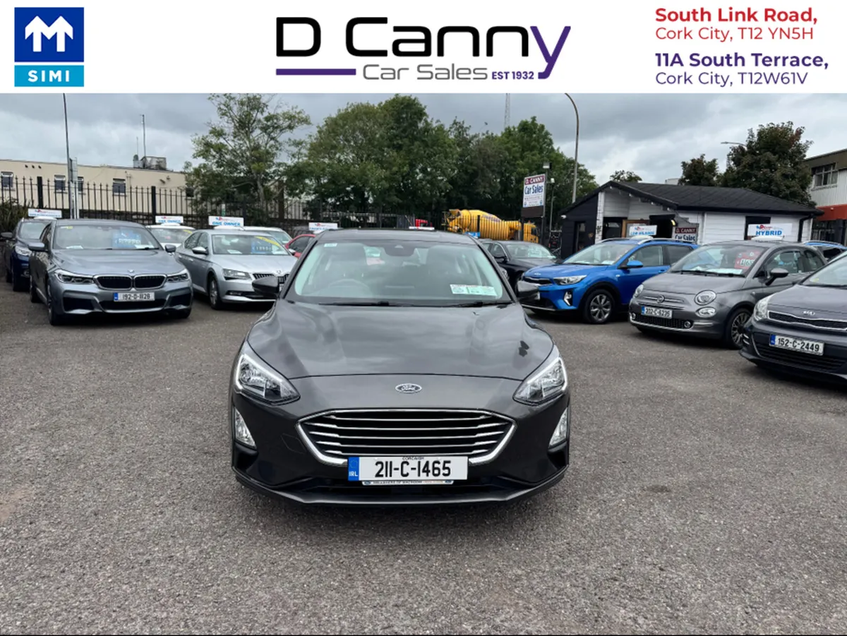 Ford Focus TITANIUM 5DR 1.0T 125 - Image 2