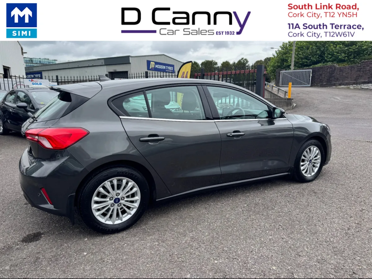 Ford Focus TITANIUM 5DR 1.0T 125 - Image 3