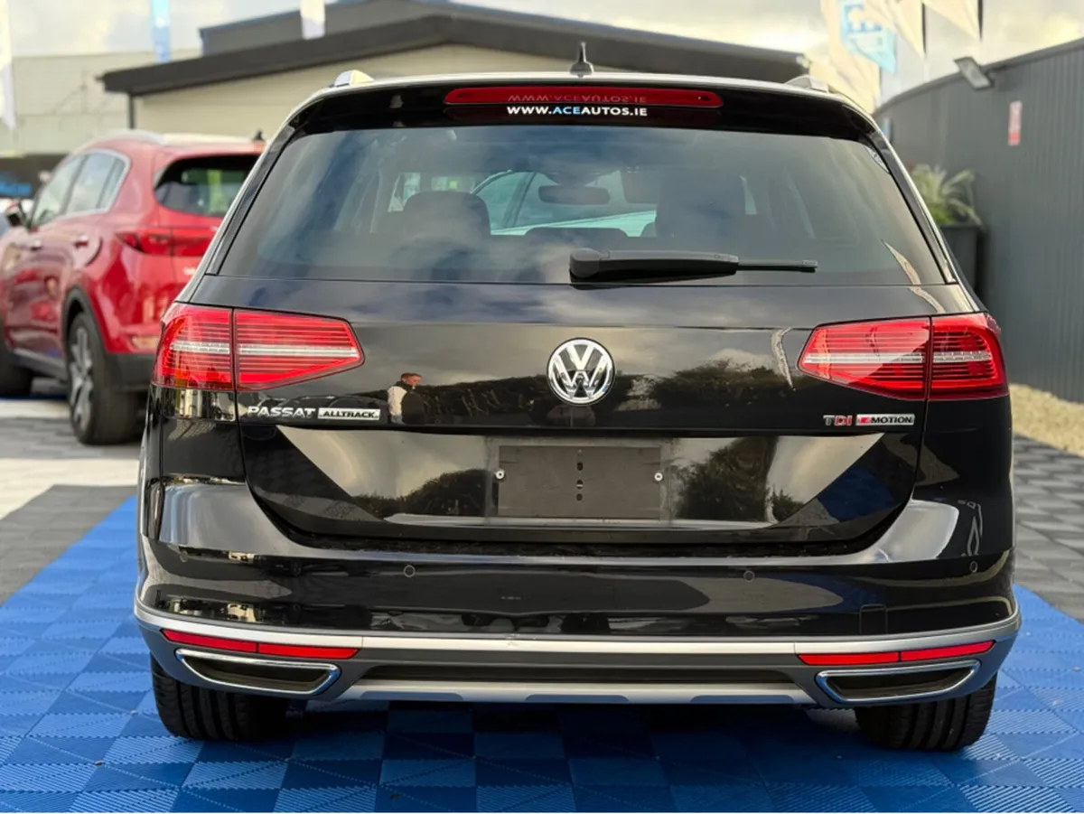 Volkswagen Passat ALLTRACK 4WD - 2.0L DIESEL - AUT - Image 4