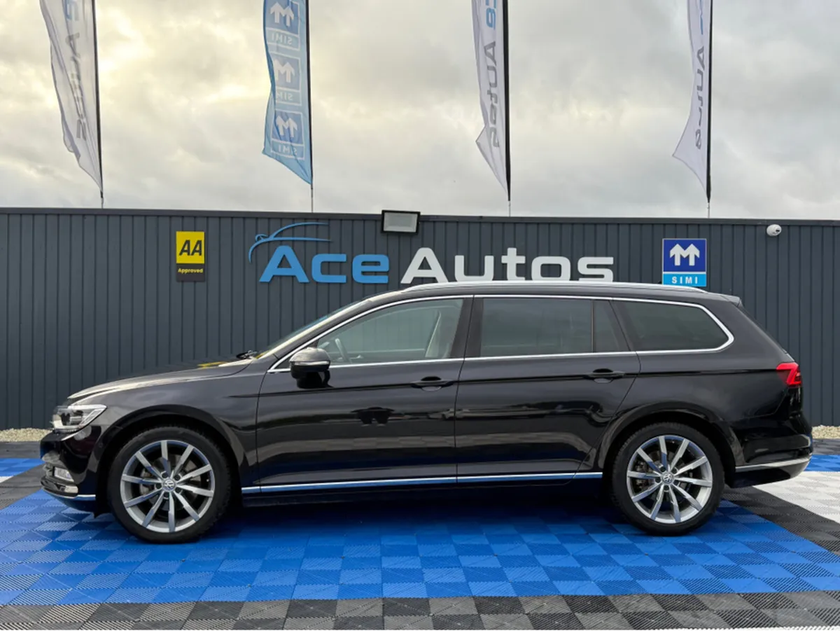 Volkswagen Passat HIGHLINE - 2.0L DIESEL - AUTO - - Image 3