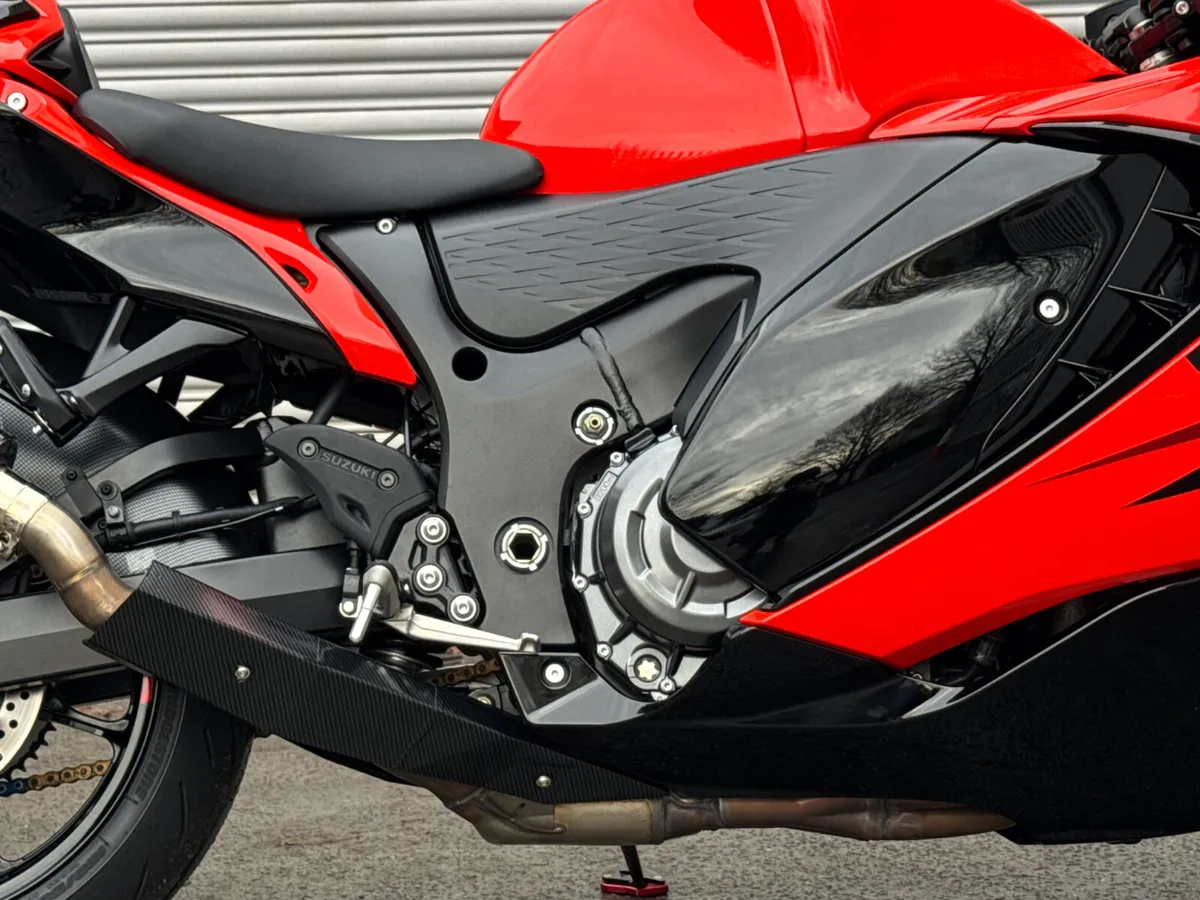 Suzuki Hayabusa 25th Anniversary 2024 - Image 4