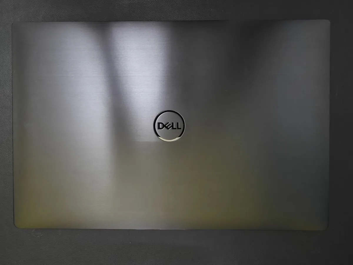 Dell 5530 i9 32GB 4K touchscreen + Dock - Image 1