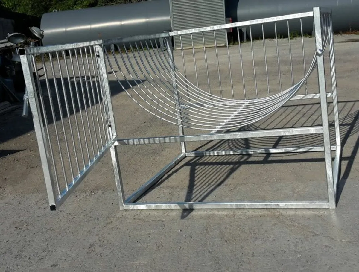 Bale feeders - Image 2