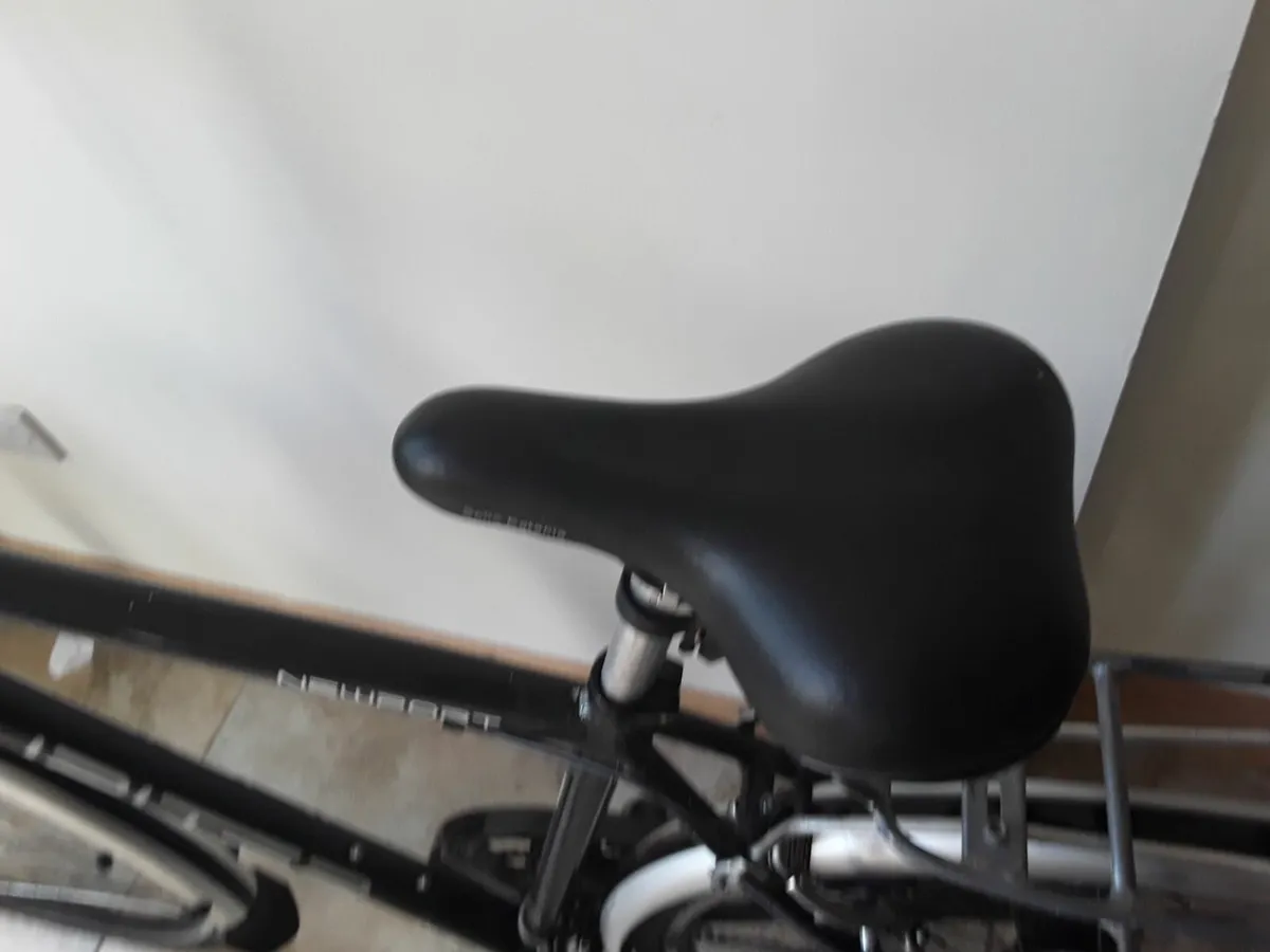 Jupiter Newport gents hybrand bike 21 gears - Image 2