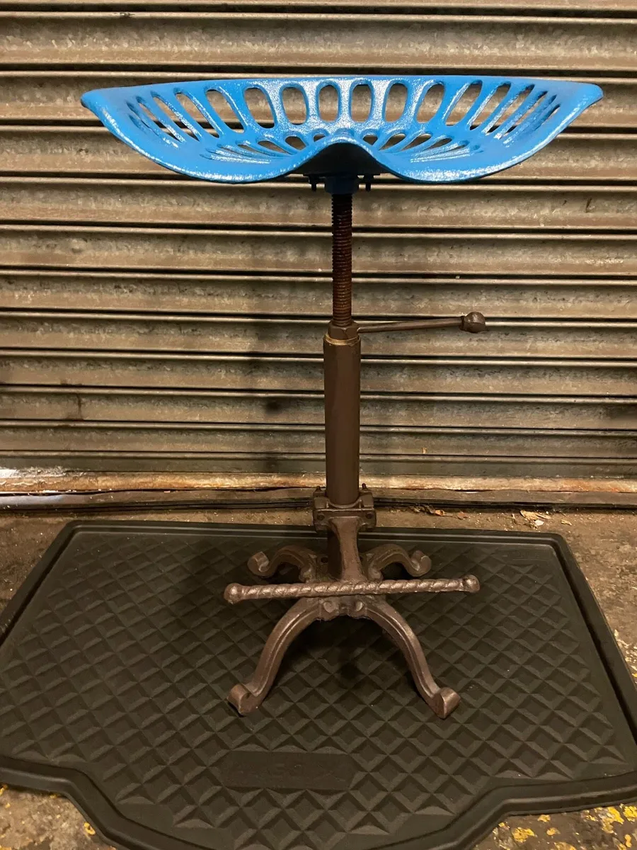 Beautiful Vintage style iron seat - Image 1