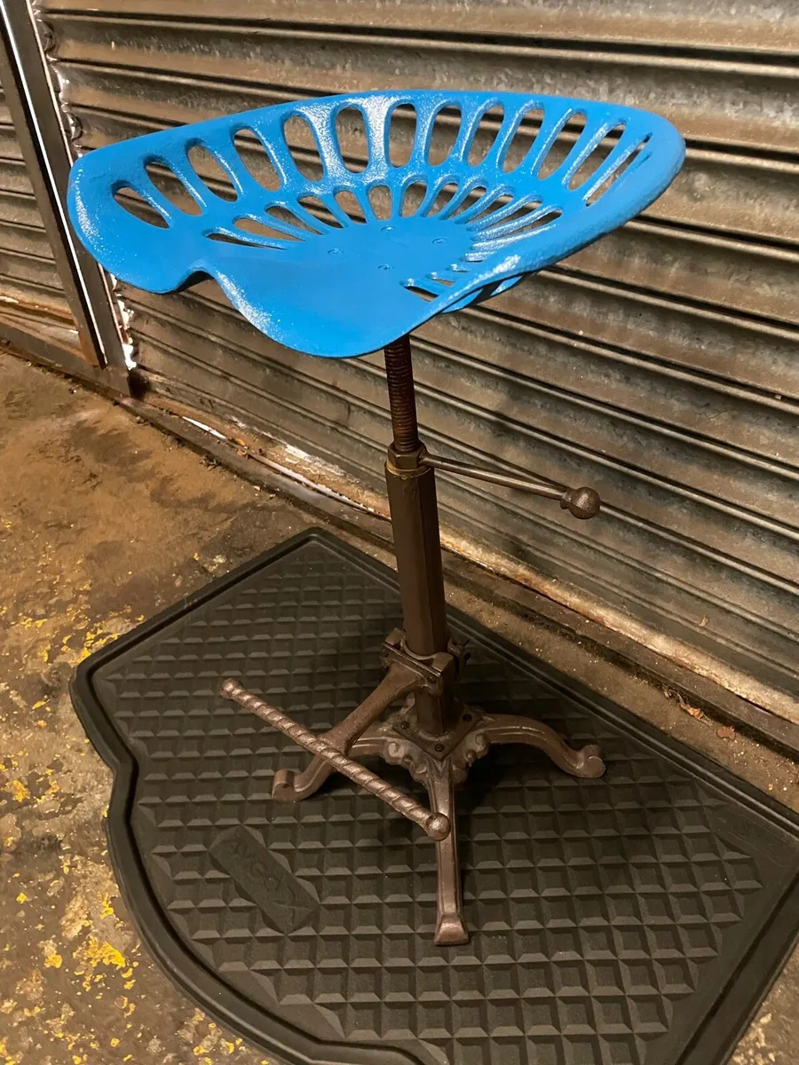 Beautiful Vintage style iron seat - Image 4