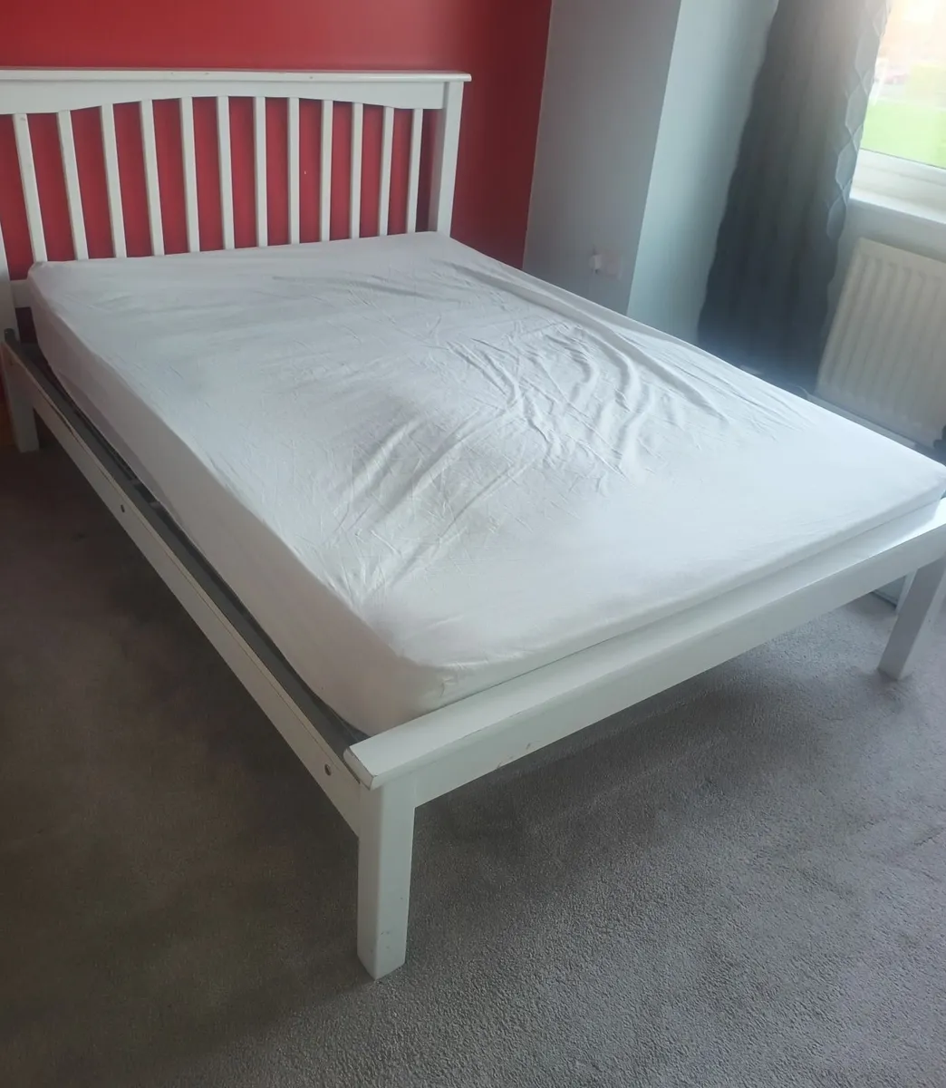 Bed frame - Image 1