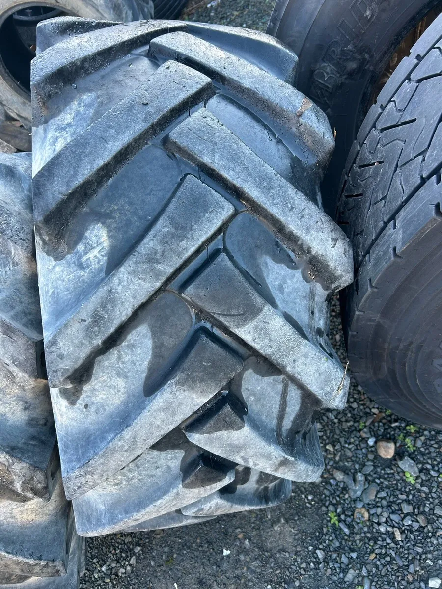 405/70x20 / 16.0/70x20 dumper tyres - Image 1