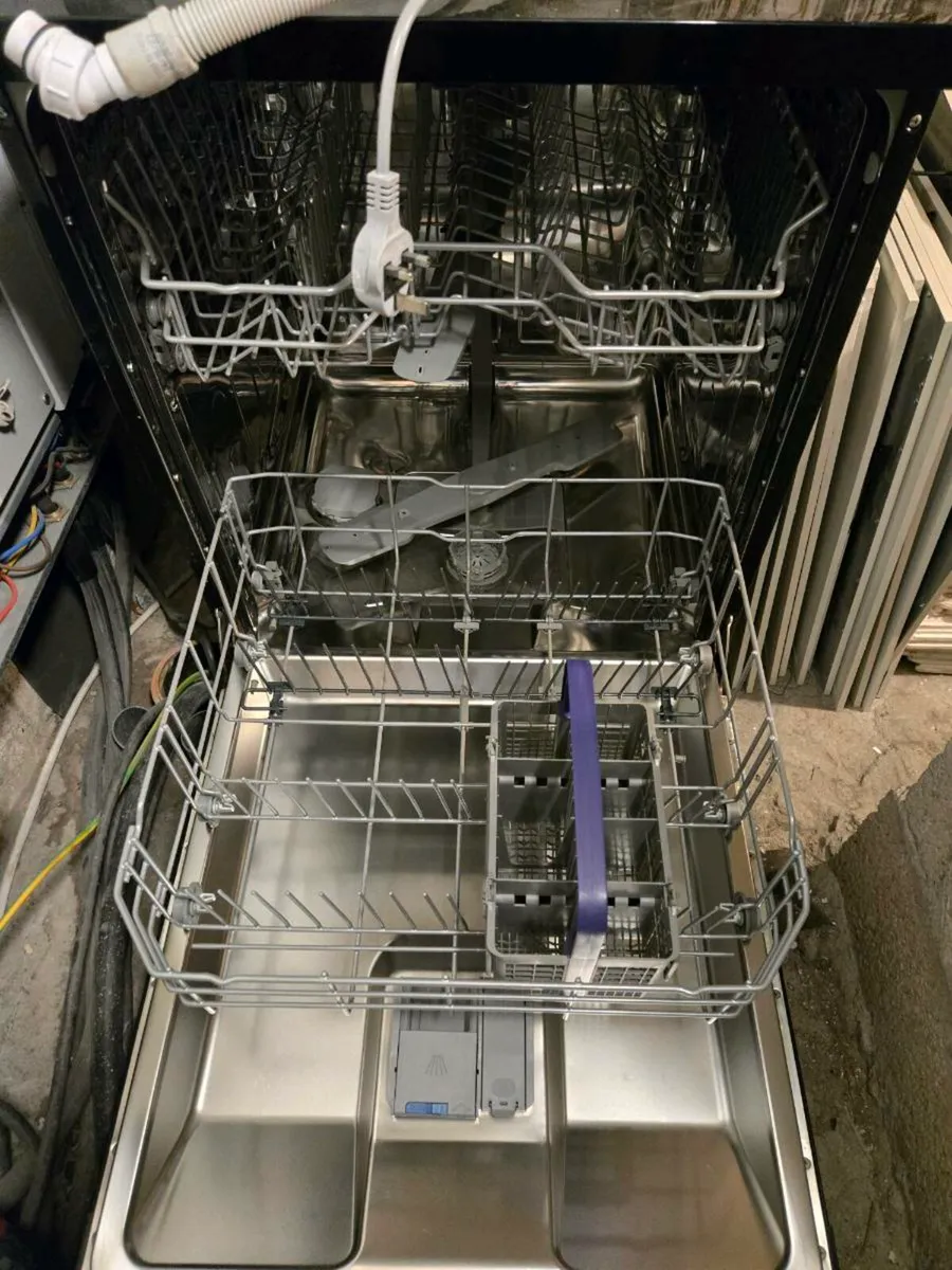 Dishwasher - Image 1