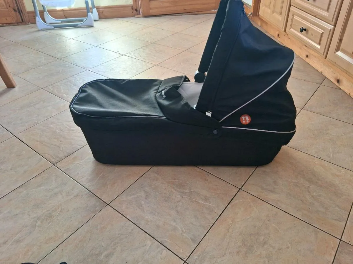 Out n About Carrycot - Image 3