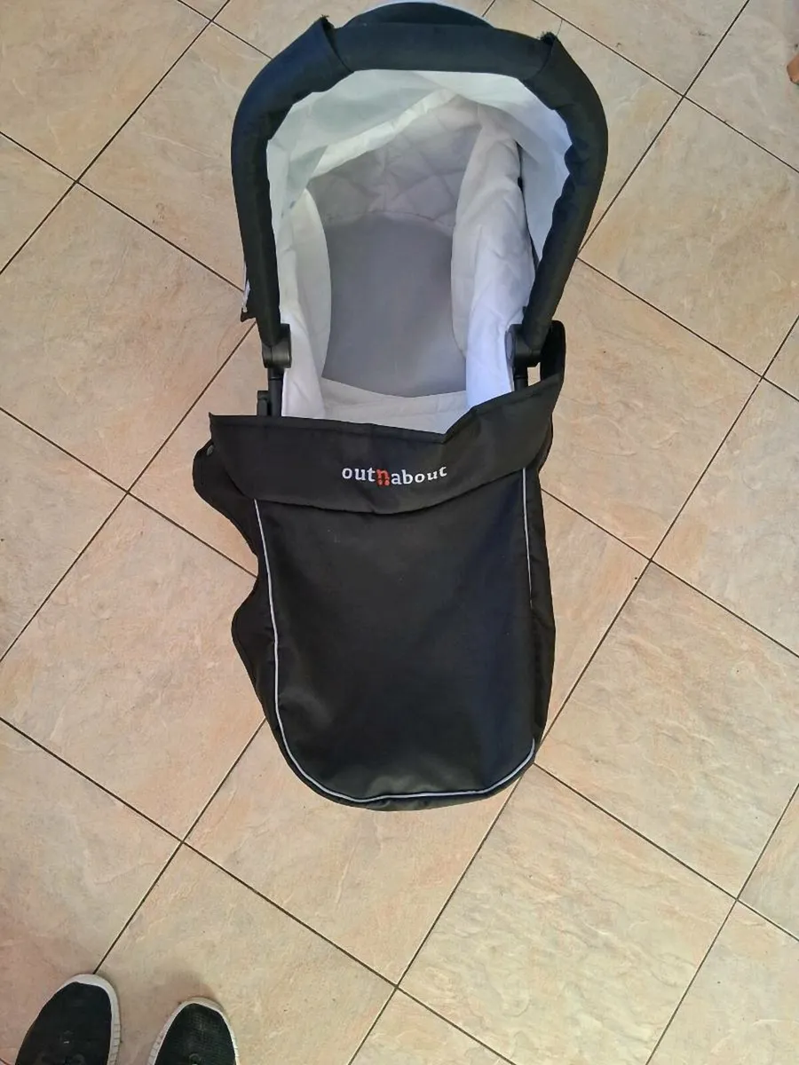 Out n About Carrycot - Image 4