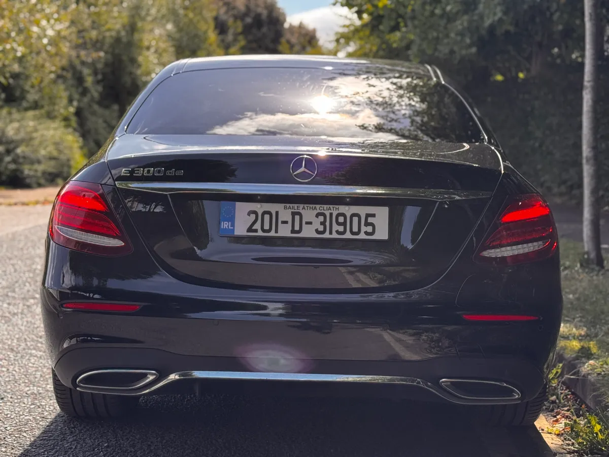 201 Mercedes-Benz E300 DE Amg Line - Image 3