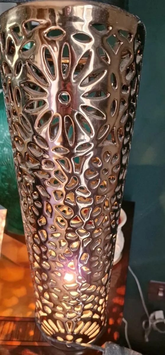 Gold table lamp - Image 1