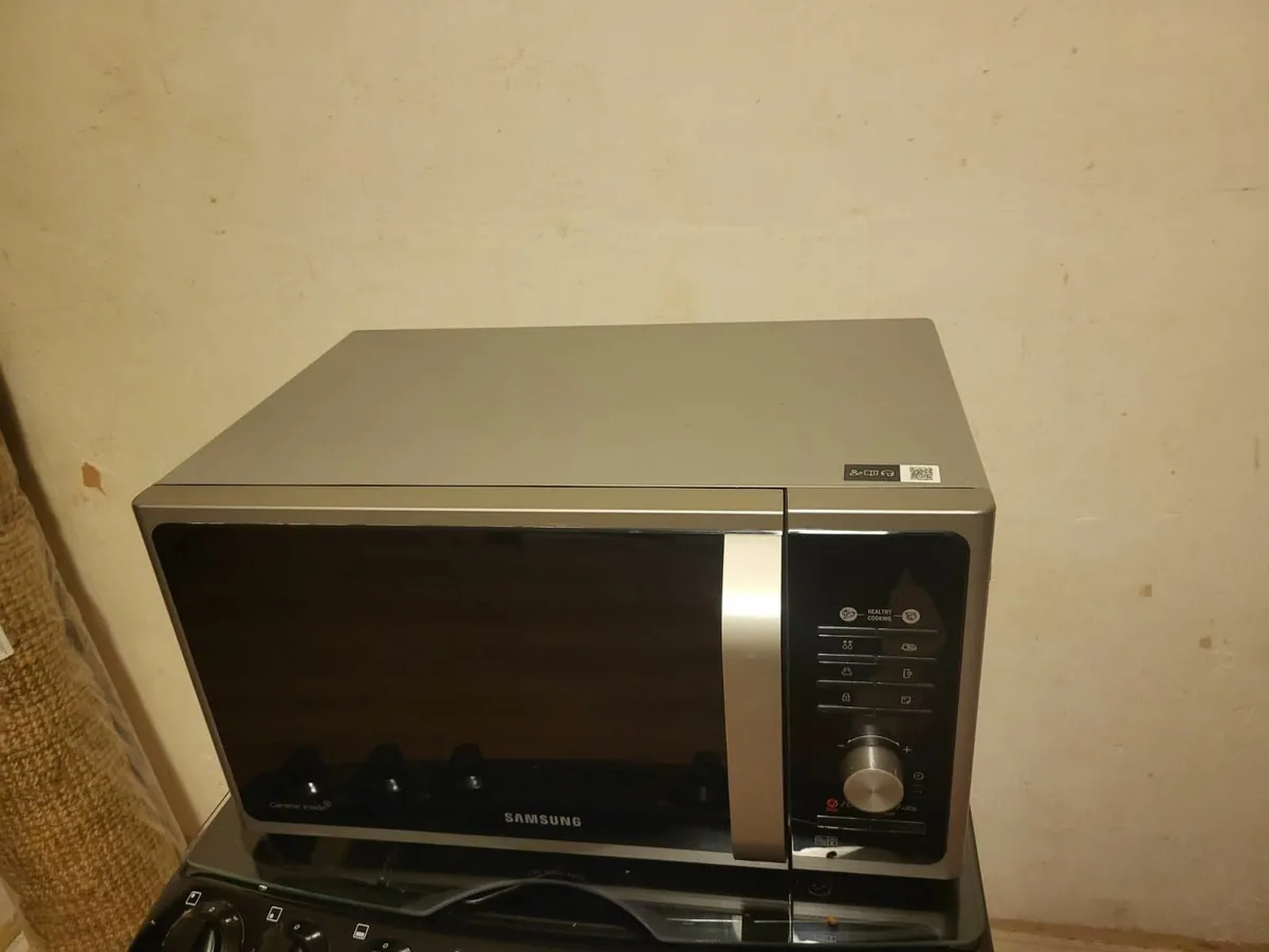 Samsung microwave - Image 1