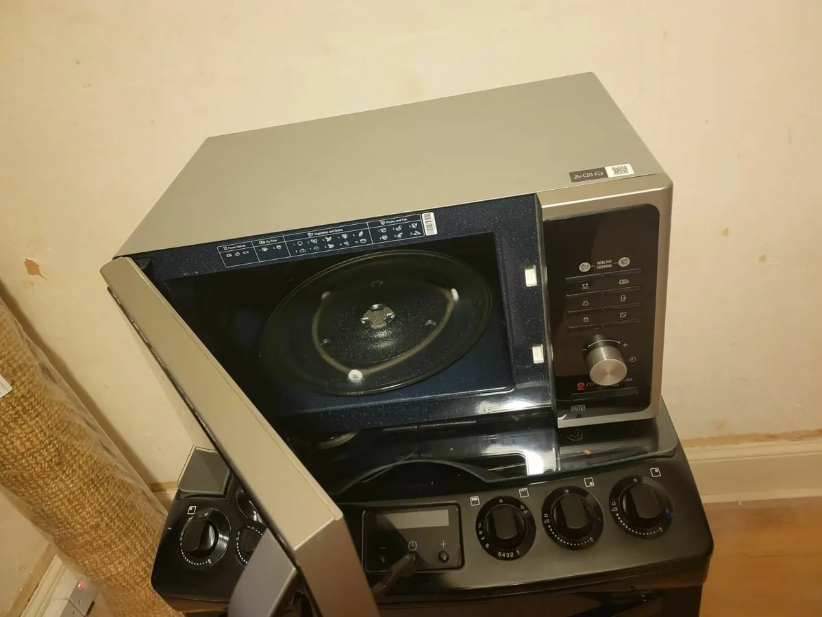Samsung microwave - Image 2
