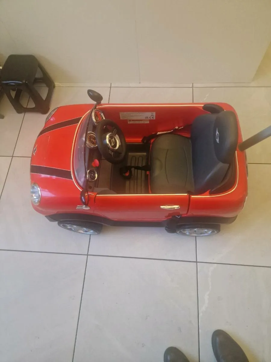 Red mini toy car - Image 1