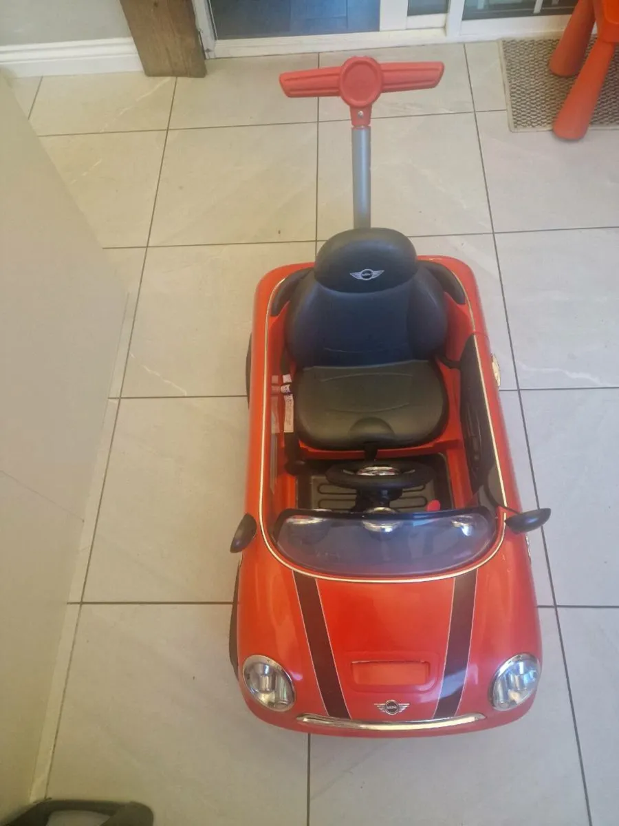 Red mini toy car - Image 2