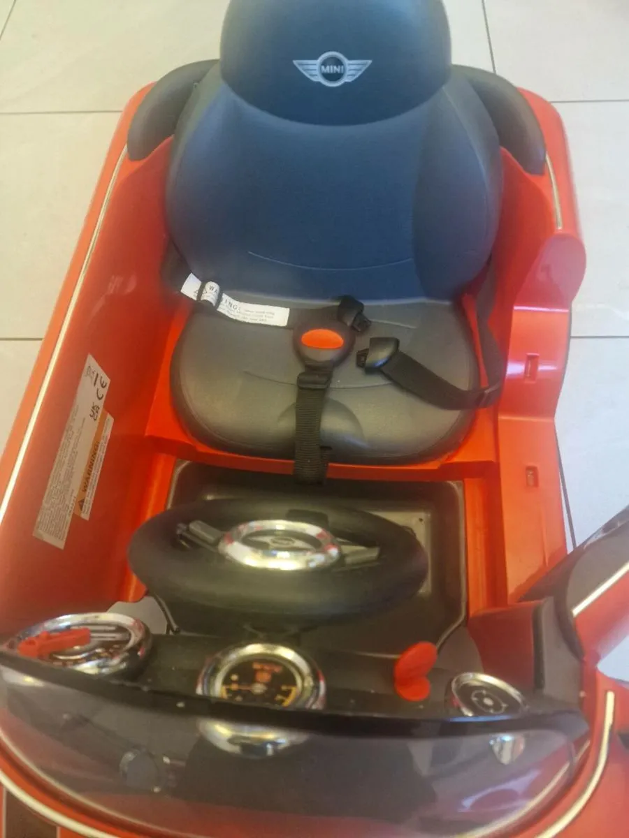 Red mini toy car - Image 4