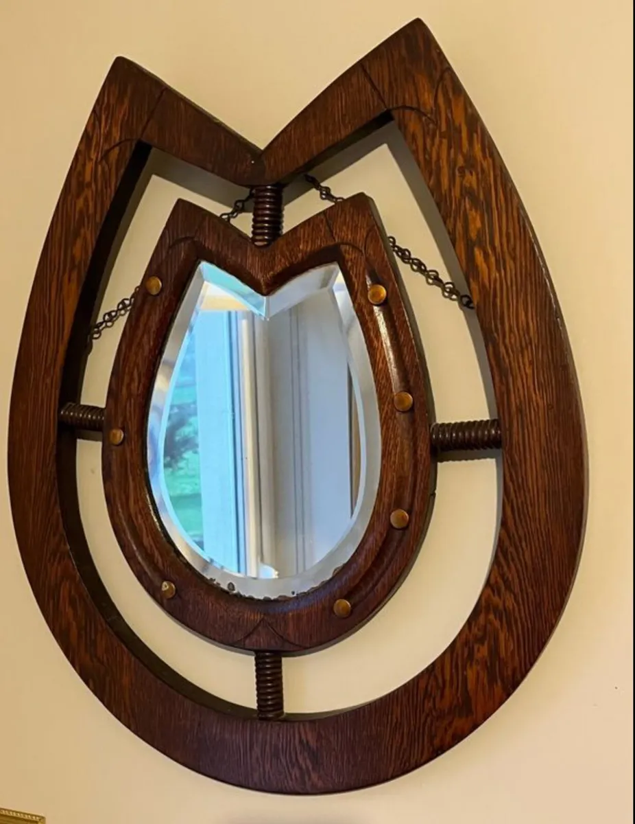 Antique horseshoe mirror - Image 1