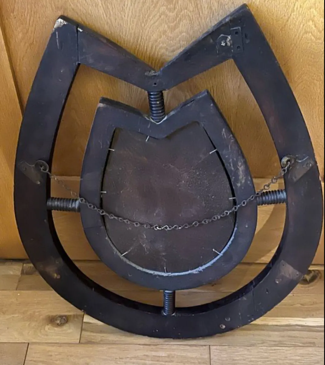 Antique horseshoe mirror - Image 2