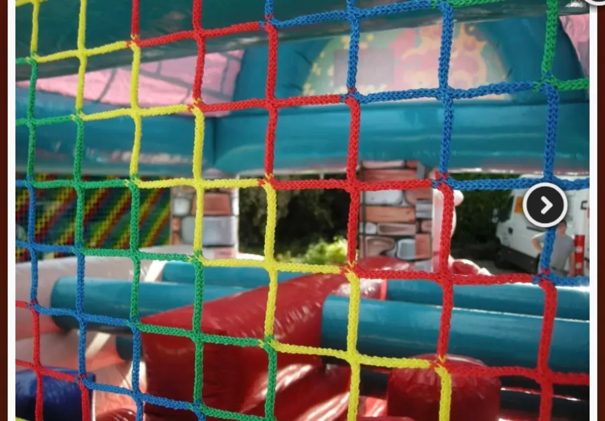 Bouncy castle - Image 3