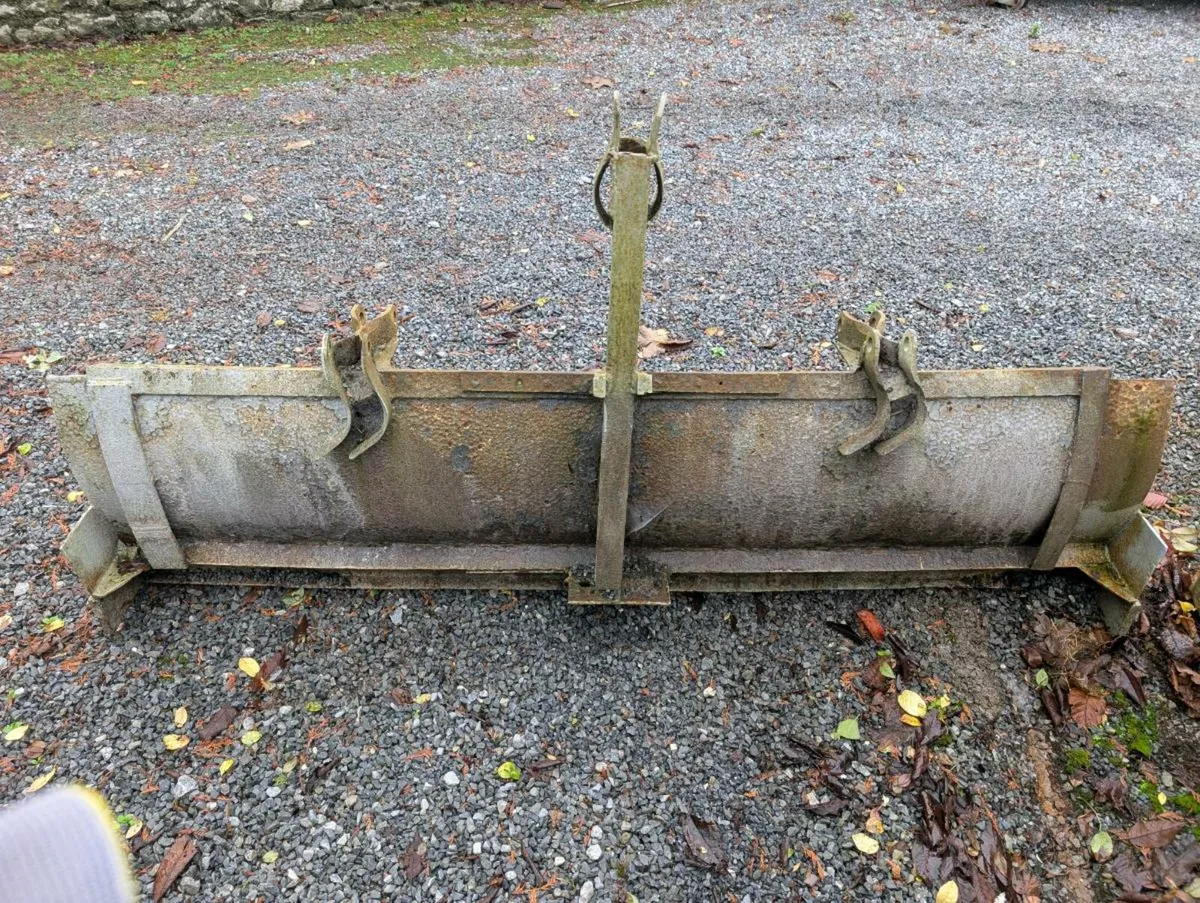 Earth scraper/leveller - Image 3