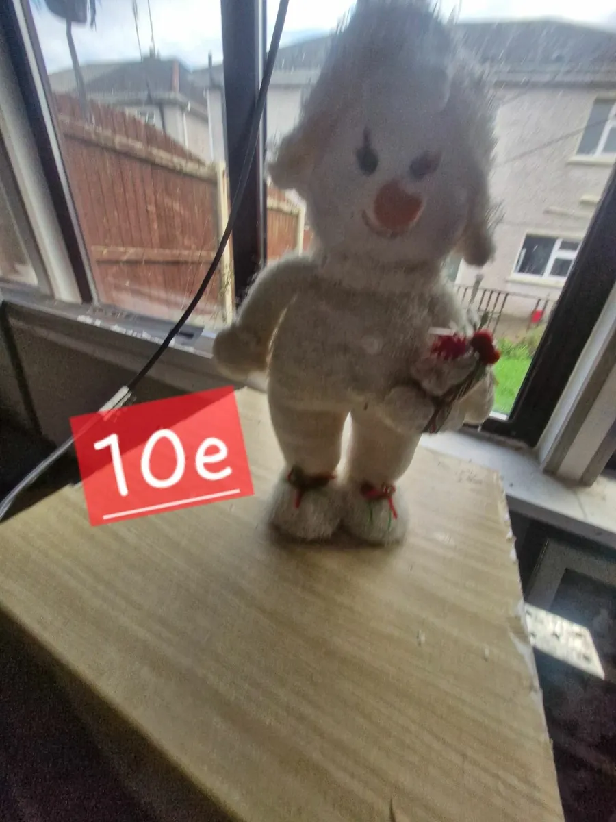 Christmas ornaments and other decorations - Image 4