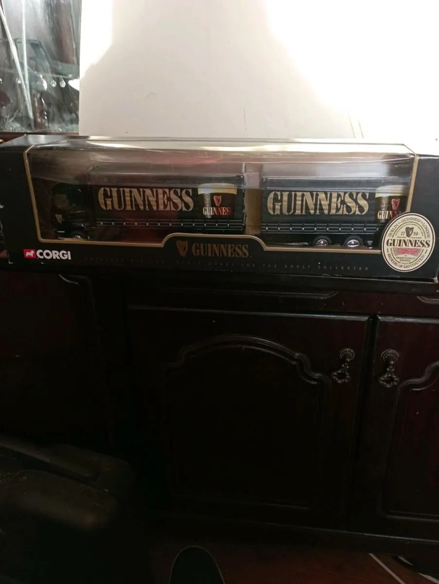 CORGI GUINNESS SCANIA 4WHEEL RIGEDTRUCK - Image 1