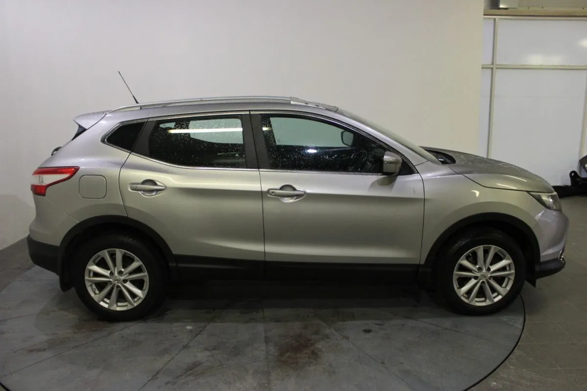 Nissan QASHQAI 1.5 SV My16 4DR - Image 4