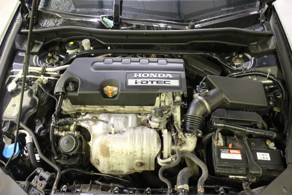 Honda Accord 2.2l Dtec ES GT 4DR - Image 4