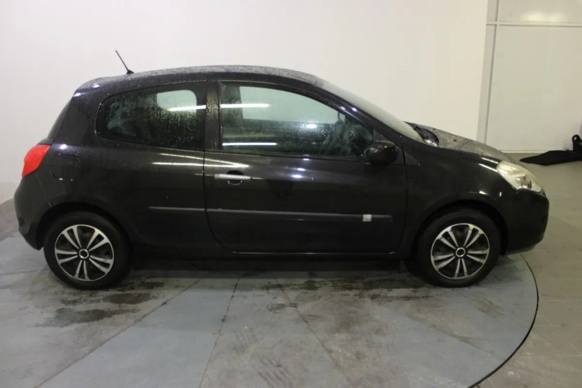 Renault Clio 1.2 16V Royale Ethanol 3DR - Image 3